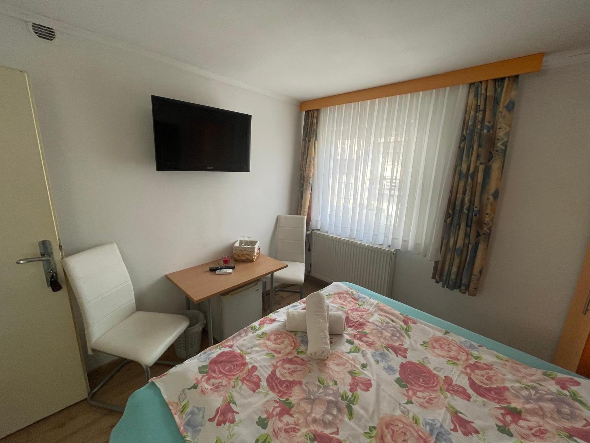 מדבודה Guesthouse Stremljan Ljubljana מראה חיצוני תמונה