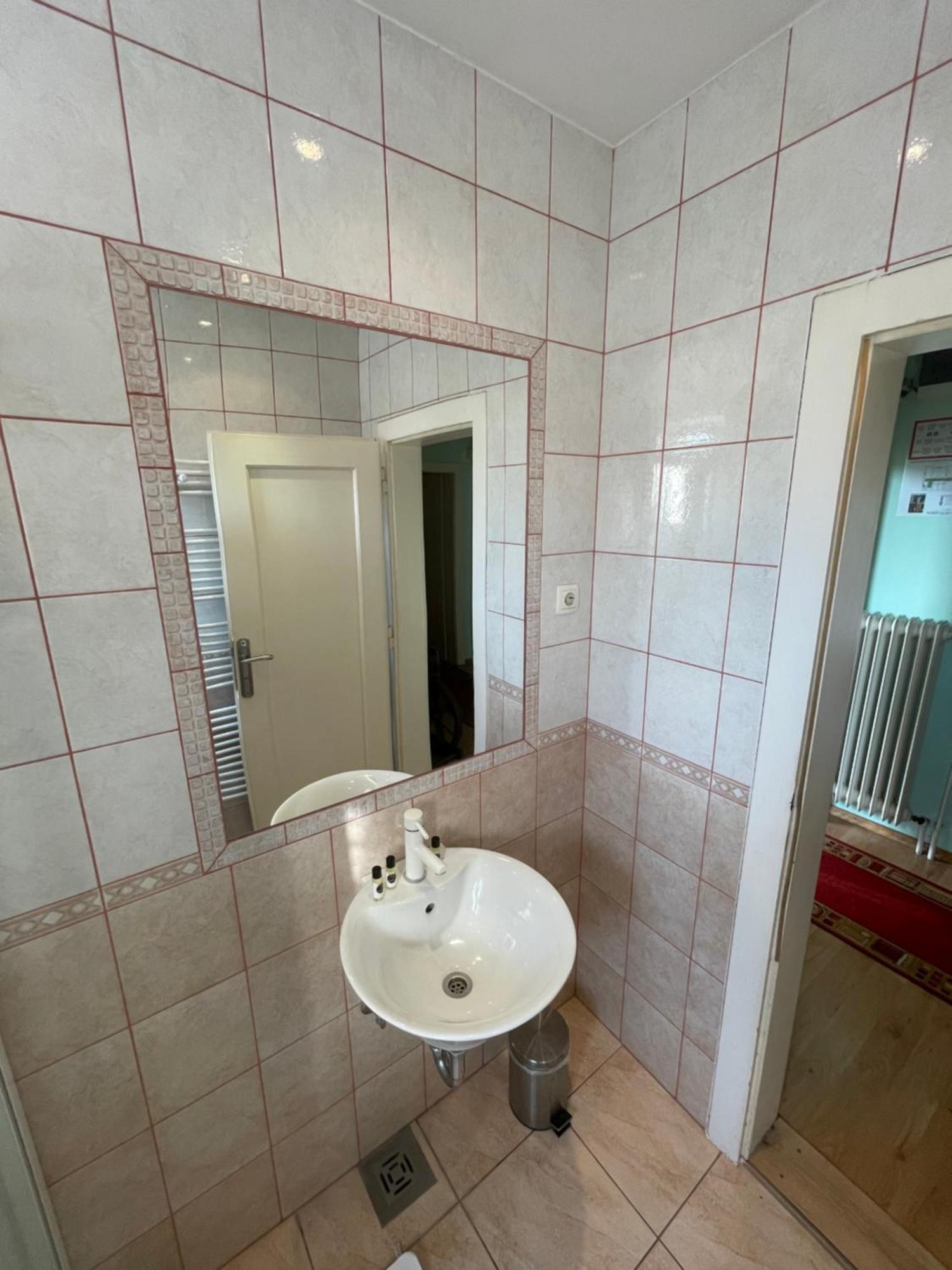 מדבודה Guesthouse Stremljan Ljubljana מראה חיצוני תמונה