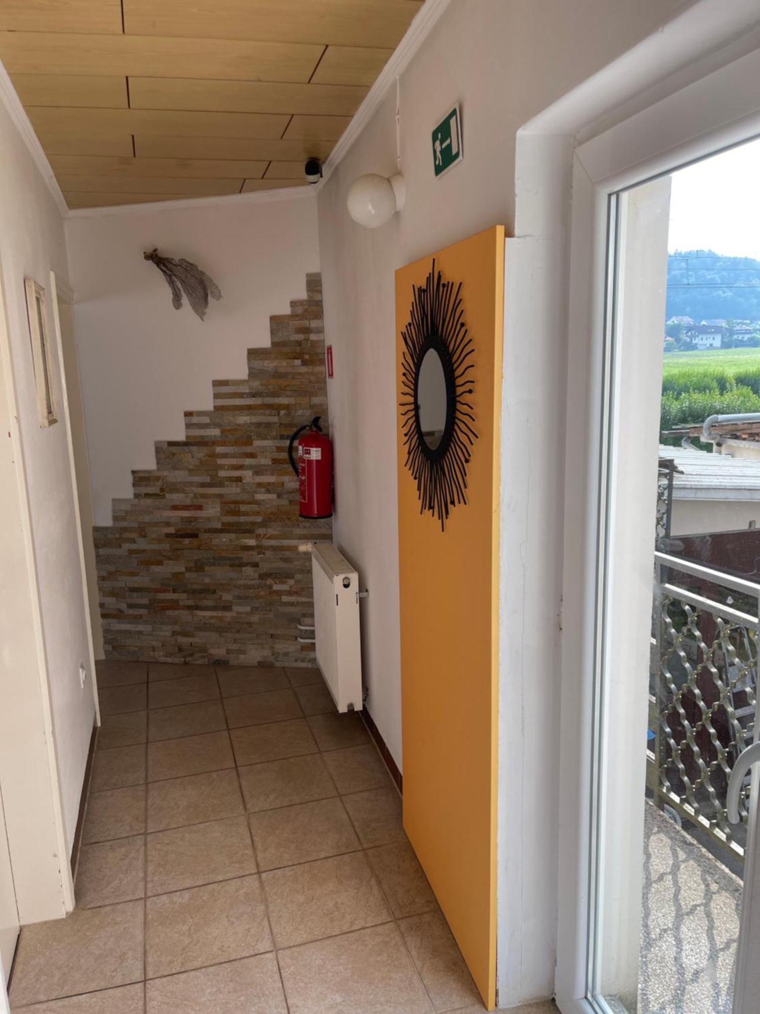 מדבודה Guesthouse Stremljan Ljubljana מראה חיצוני תמונה