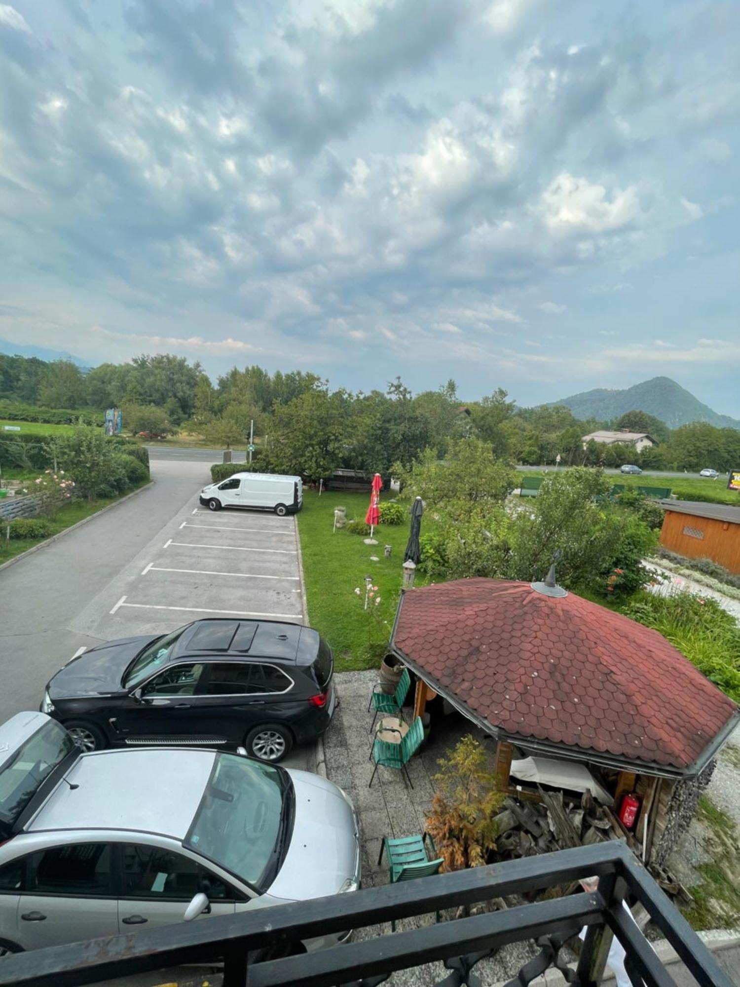 מדבודה Guesthouse Stremljan Ljubljana מראה חיצוני תמונה