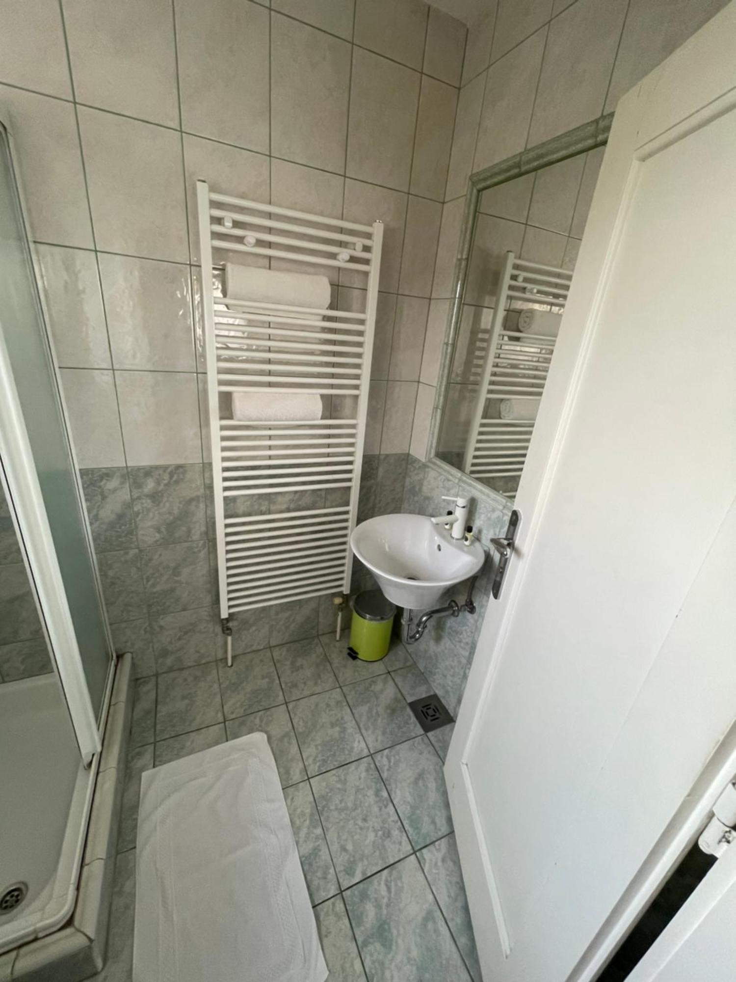 מדבודה Guesthouse Stremljan Ljubljana מראה חיצוני תמונה